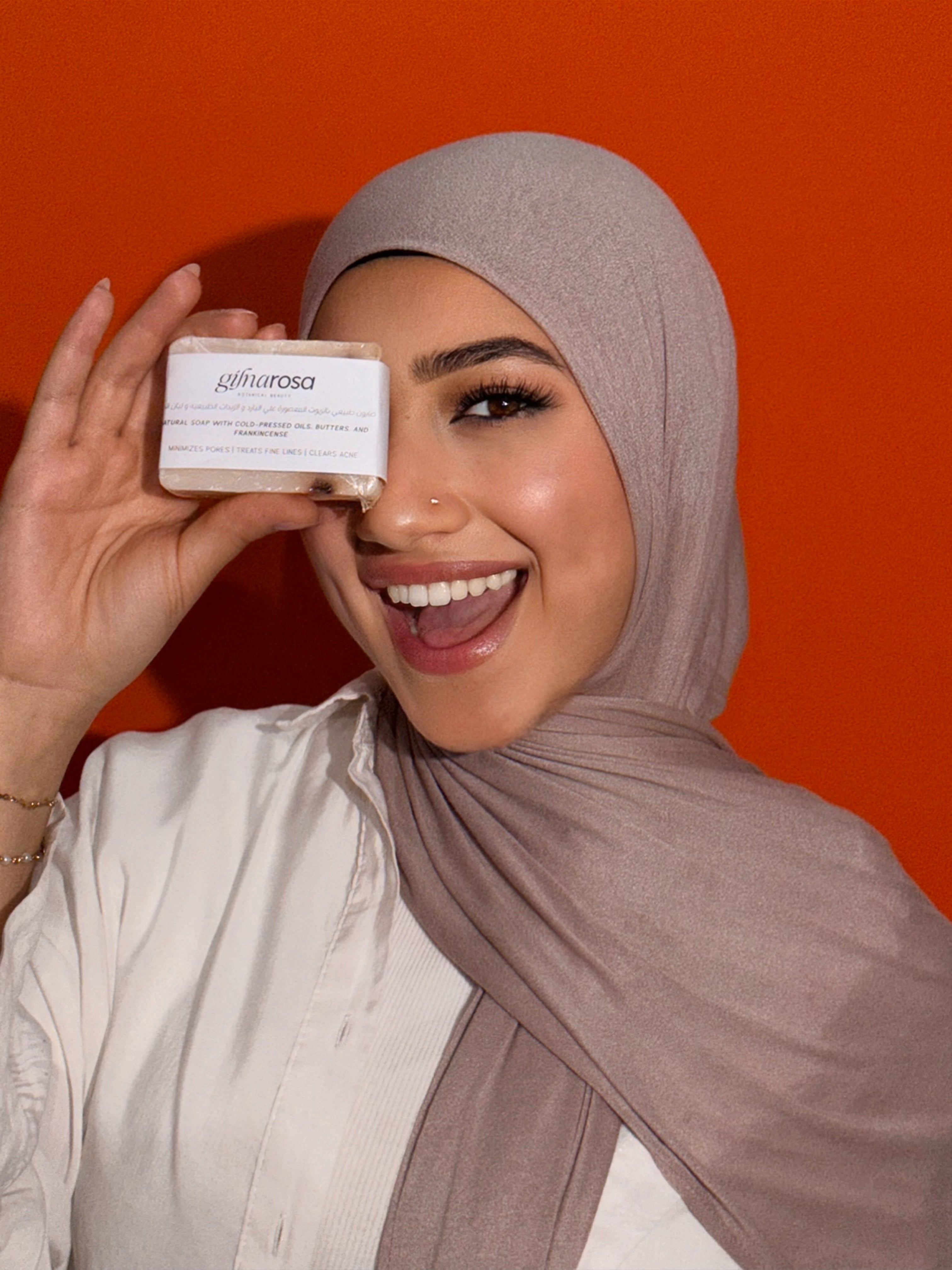 صابون طبيعي للعناية بالبشرة الحساسة صابون طبيعي للعناية بالبشرة الحساسة