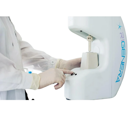 تقنية الريجينيرا لعلاج الشعر: كيف تعمل؟ وكيف يمكن تعزيز نتائج الريجينيرا باستخدام منتجات جلناروزا؟