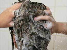 طريقة ترطيب الشعر بعد الاستحمام: دليلك الشامل مع منتجات جلناروزا